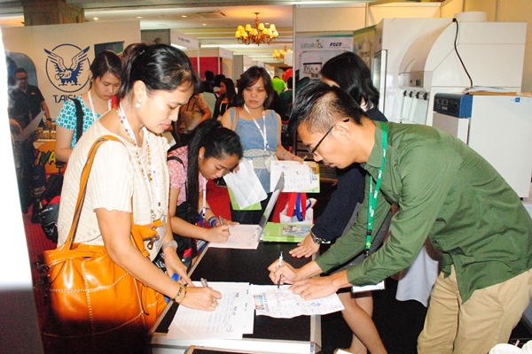 Pharmacists lining up for registration Pharmacists lining up for registration